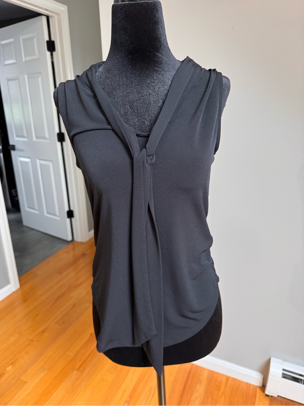 Banana Republic Black Tie-Neck Sleeveless Camisole